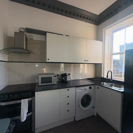 First Floor One Bed Apartment In Central West London Eksteriør billede