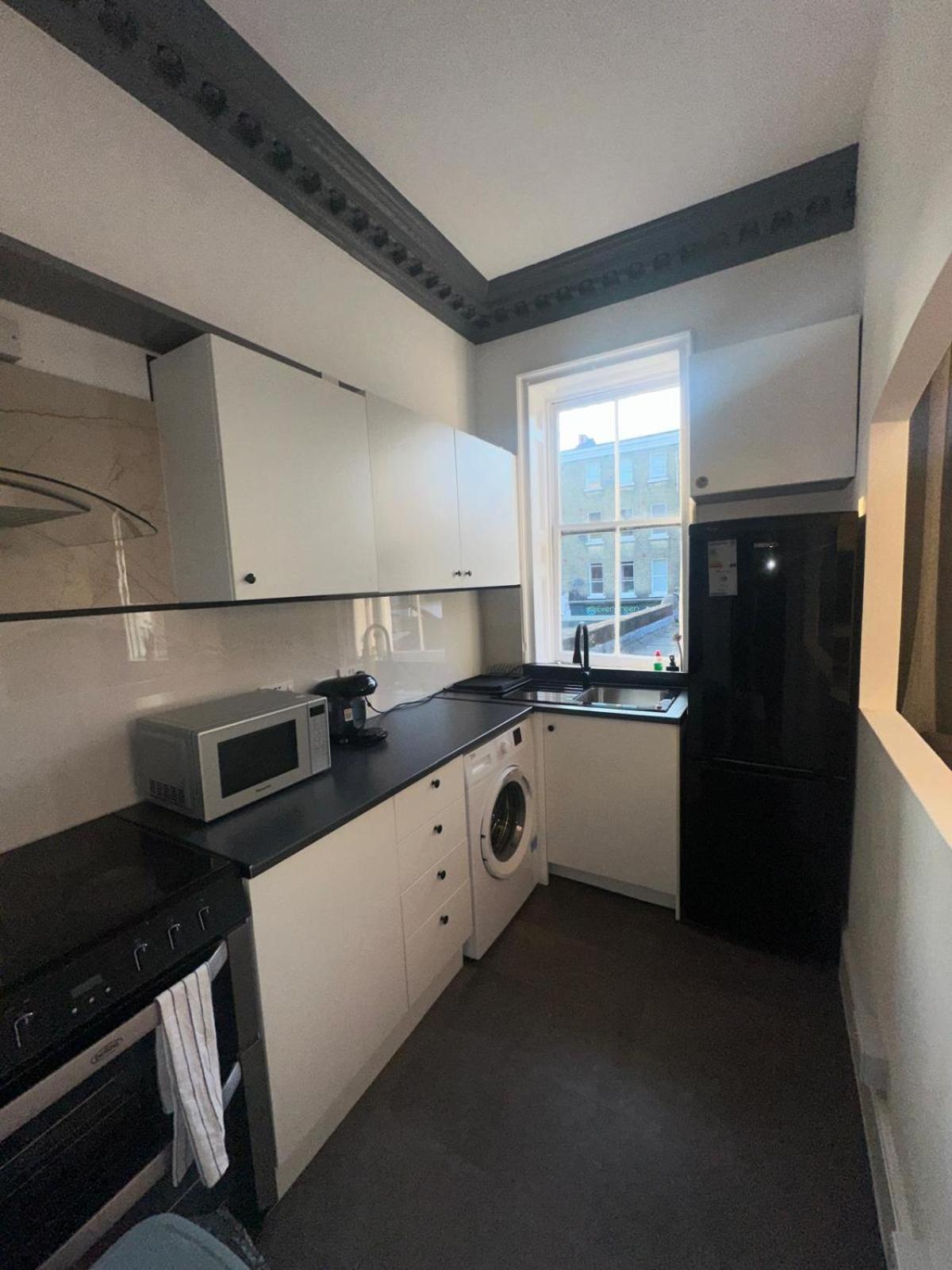 First Floor One Bed Apartment In Central West London Eksteriør billede