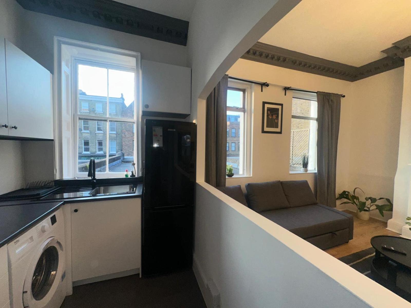 First Floor One Bed Apartment In Central West London Eksteriør billede