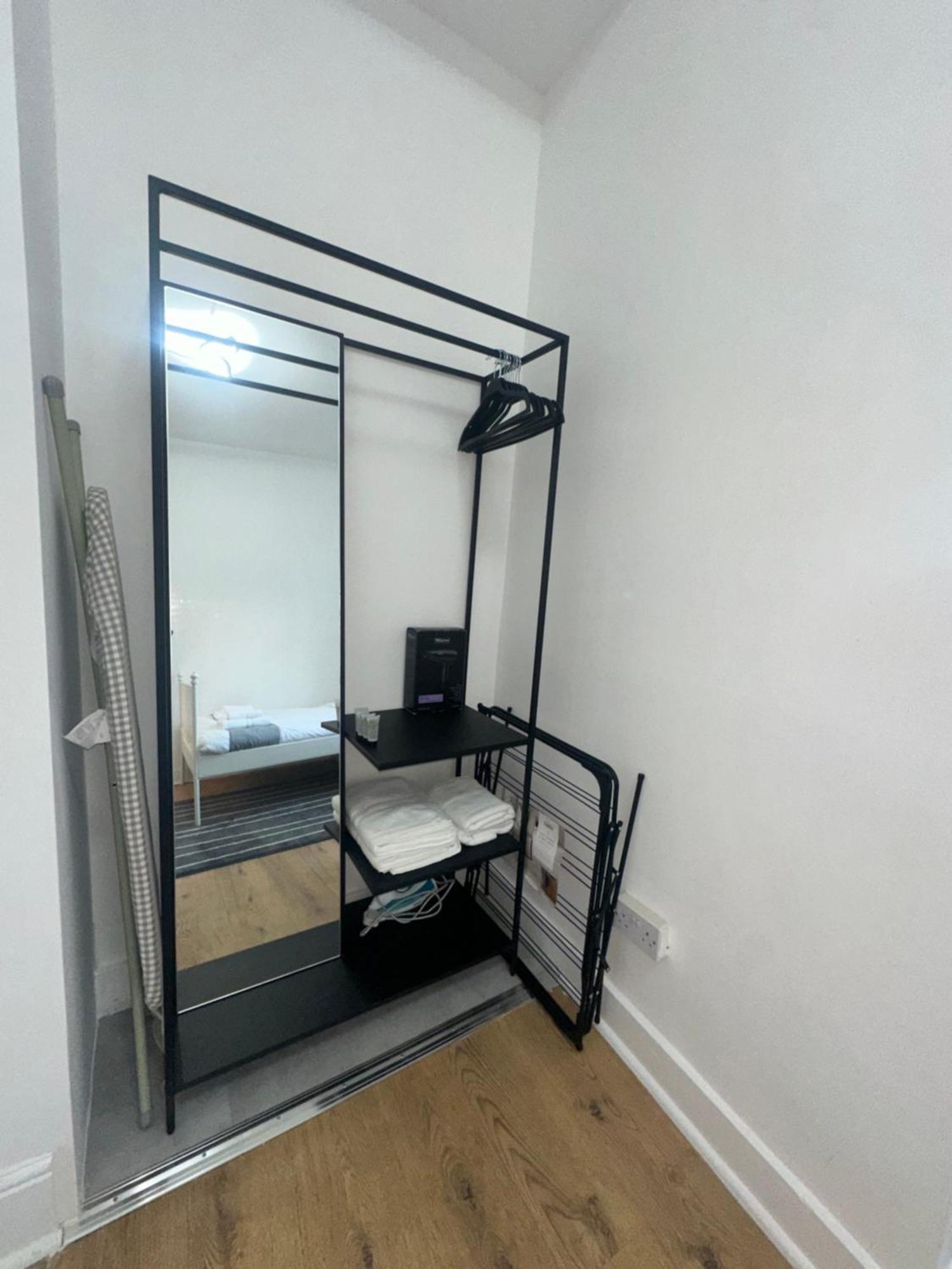 First Floor One Bed Apartment In Central West London Eksteriør billede